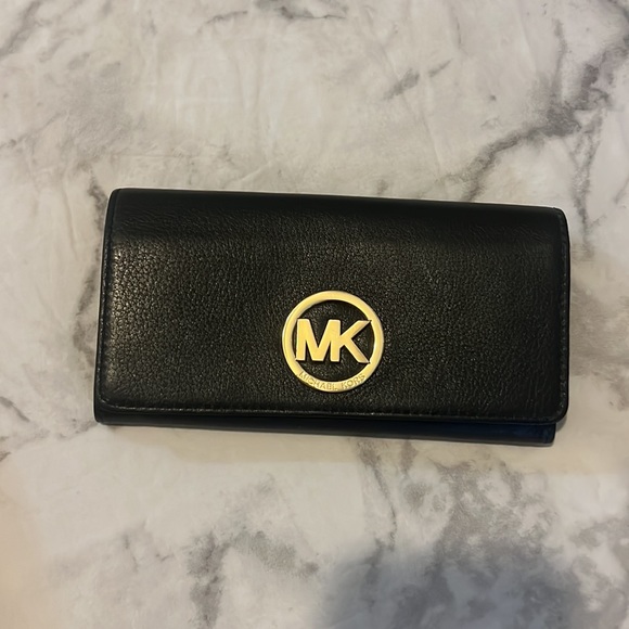 Michael kors purse and wallet - Picture 3 of 5